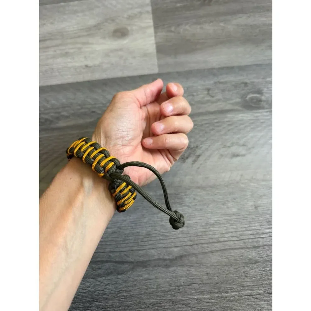 Handmade paracord bracelet